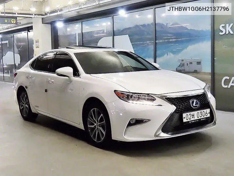 Lexus ES 2016 года выпуска