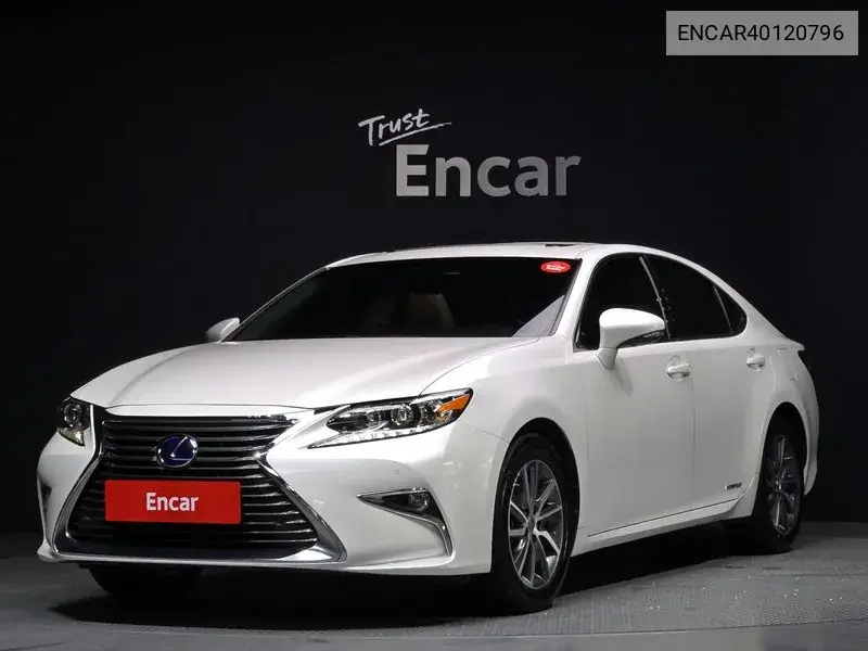 Lexus ES 2016 года выпуска