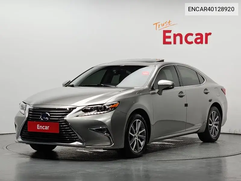Lexus ES 2016 года выпуска