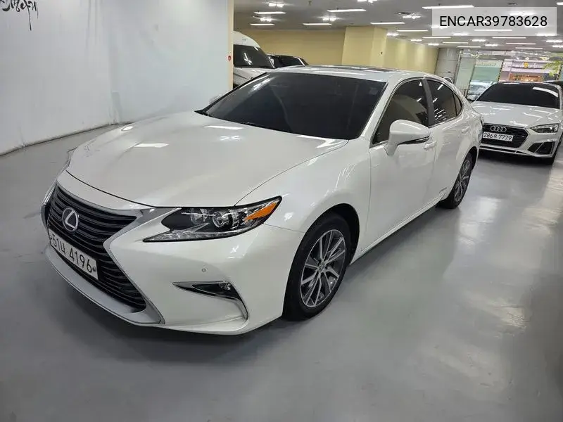 Lexus ES 2017 года выпуска