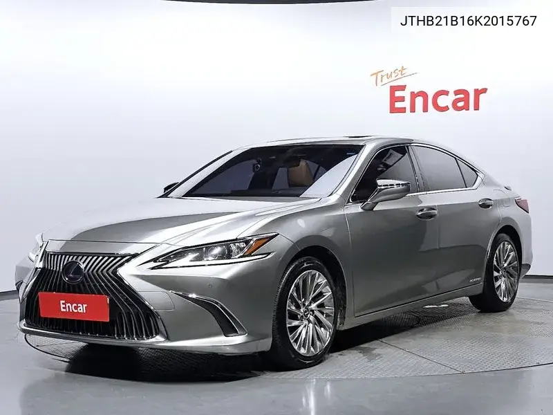 Lexus ES 2018 года выпуска