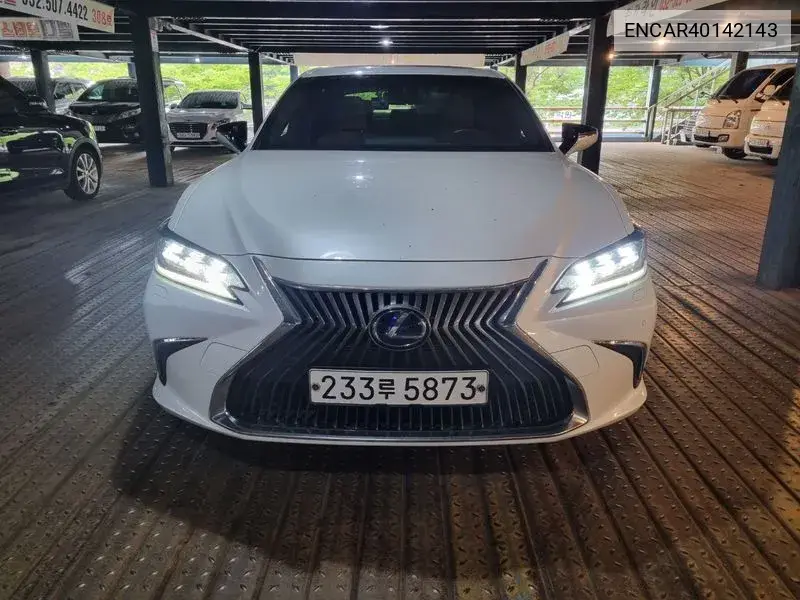 Lexus ES 2020 года выпуска