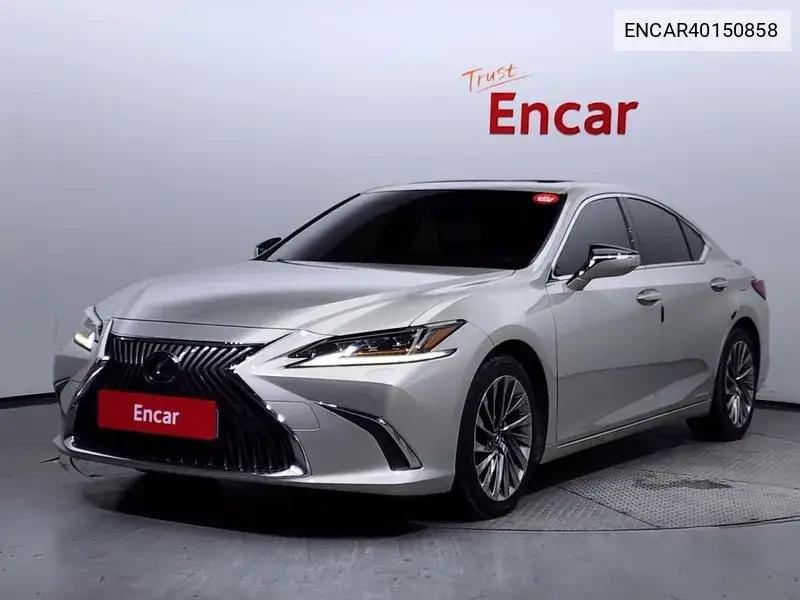 Lexus ES 2020 года выпуска