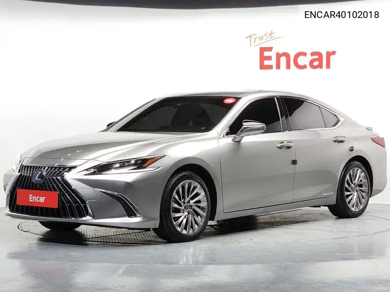 Lexus ES 2021 года выпуска