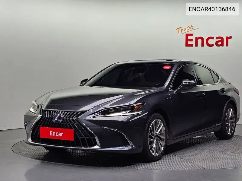 Lexus ES 2021 года выпуска