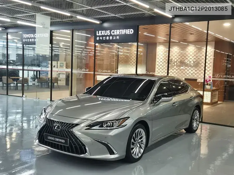 Lexus ES 2022 года выпуска