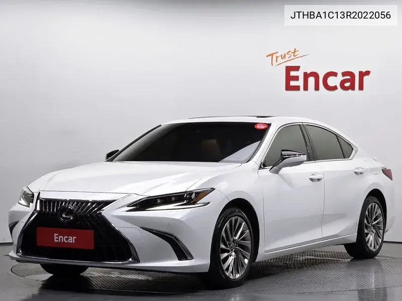 Lexus ES 2023 года выпуска