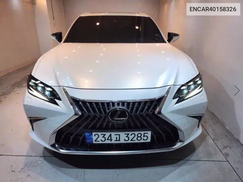 Lexus ES 2023 года выпуска