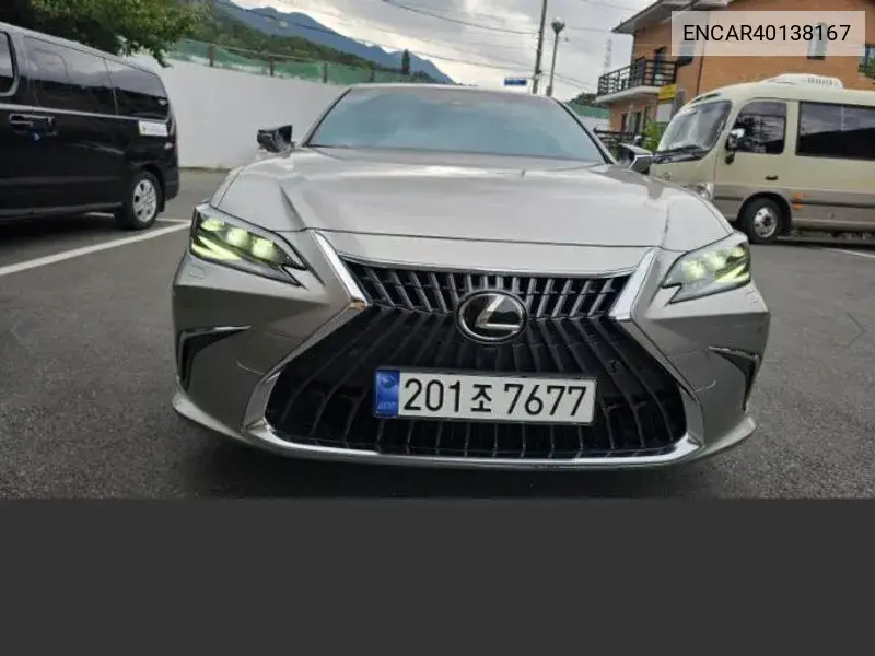Lexus ES 2024 года выпуска