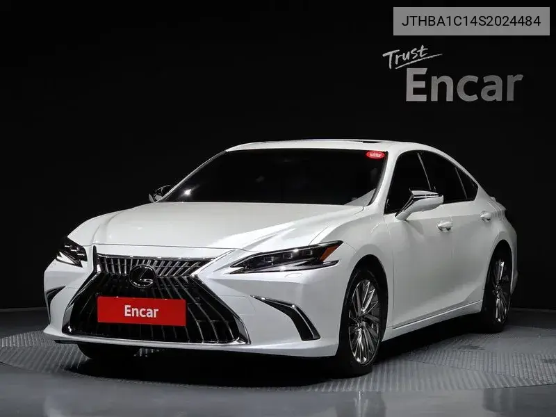 Lexus ES 2024 года выпуска