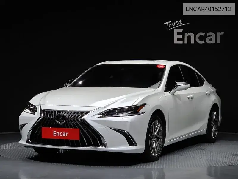 Lexus ES 2024 года выпуска