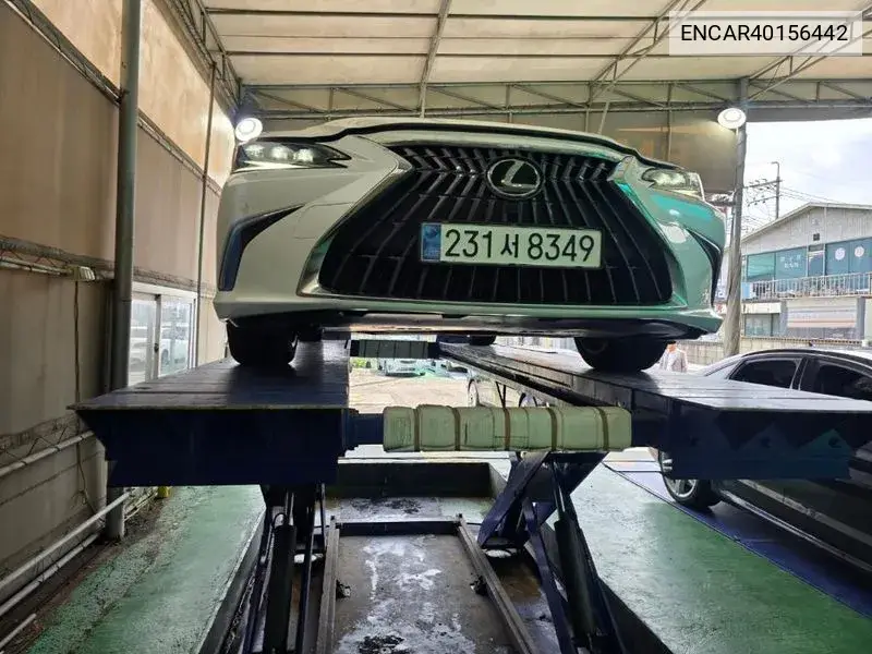 Lexus ES 2024 года выпуска