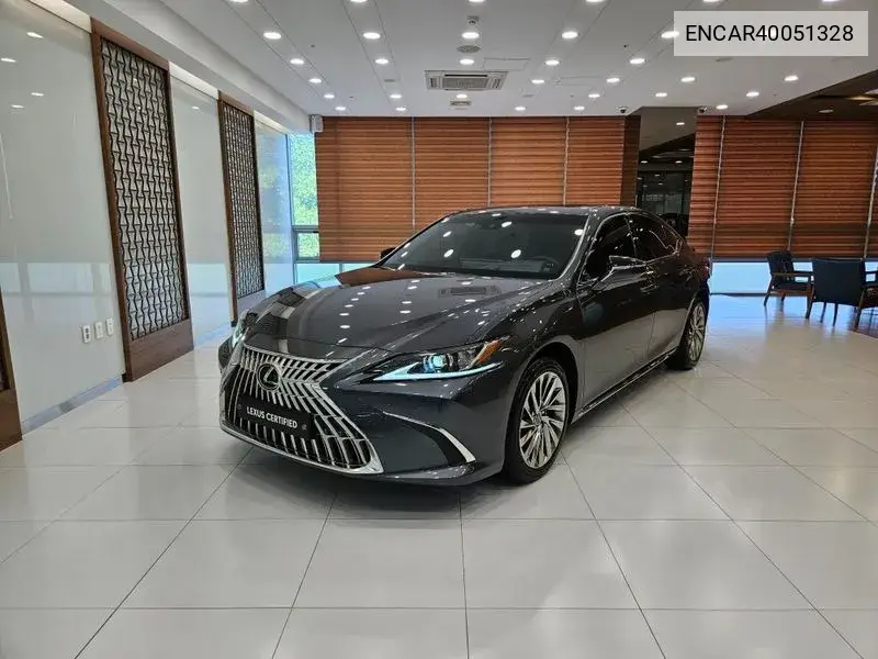 Lexus ES 2025 года выпуска