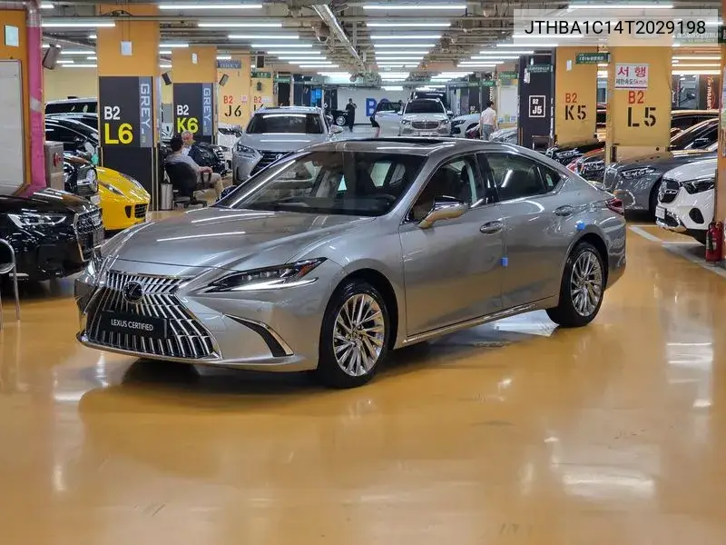 Lexus ES 2025 года выпуска