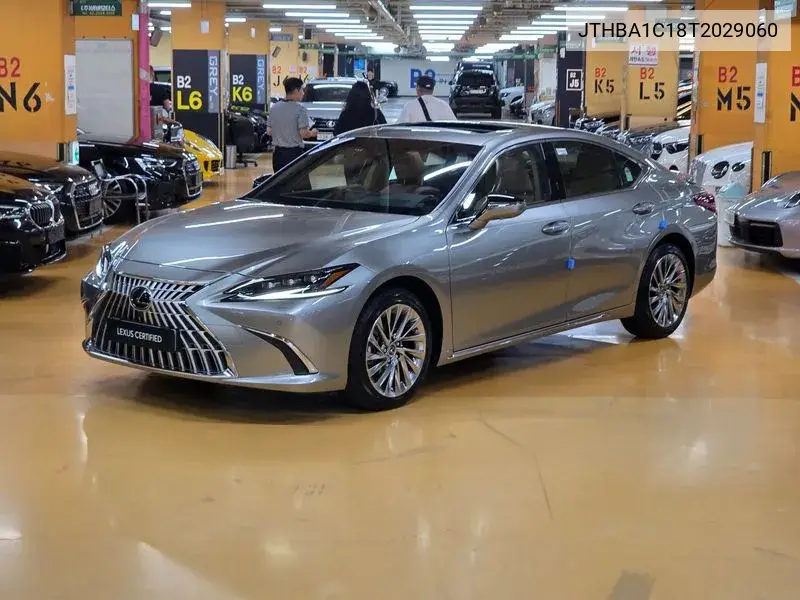 Lexus ES 2025 года выпуска