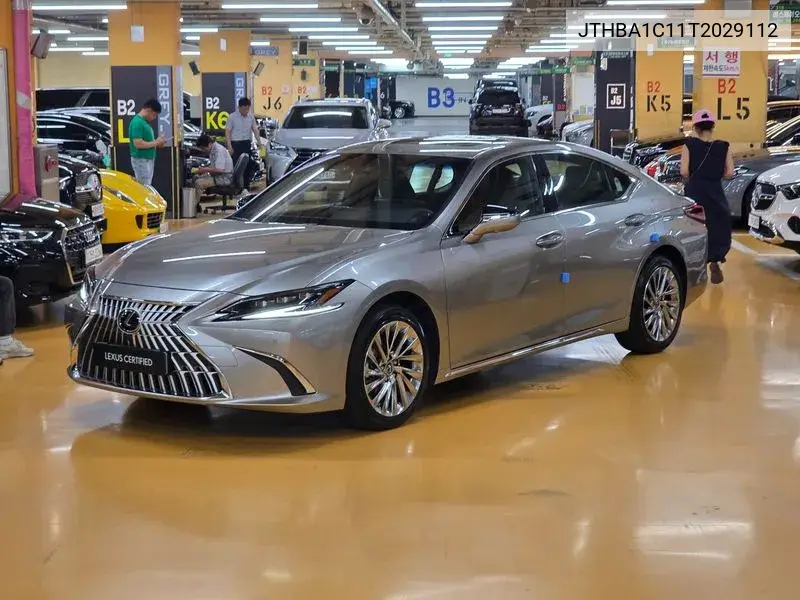 Lexus ES 2025 года выпуска