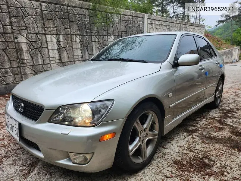 Lexus IS 2002 года выпуска
