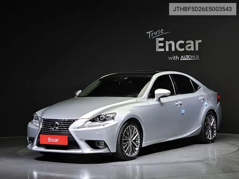 Lexus IS 2013 года выпуска