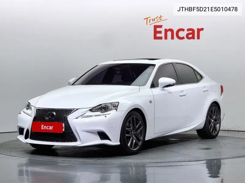 Lexus IS 2013 года выпуска
