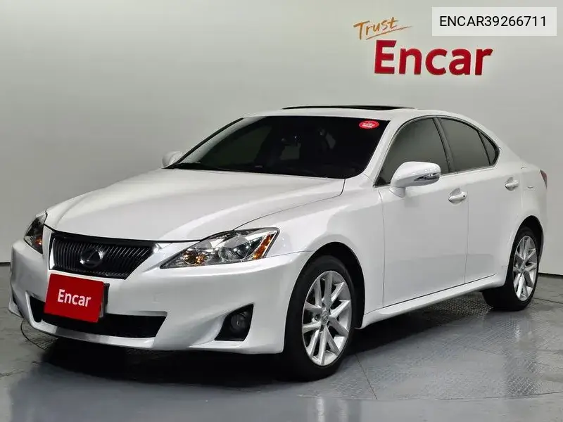 Lexus IS 2013 года выпуска