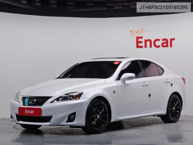 Lexus IS 2013 года выпуска