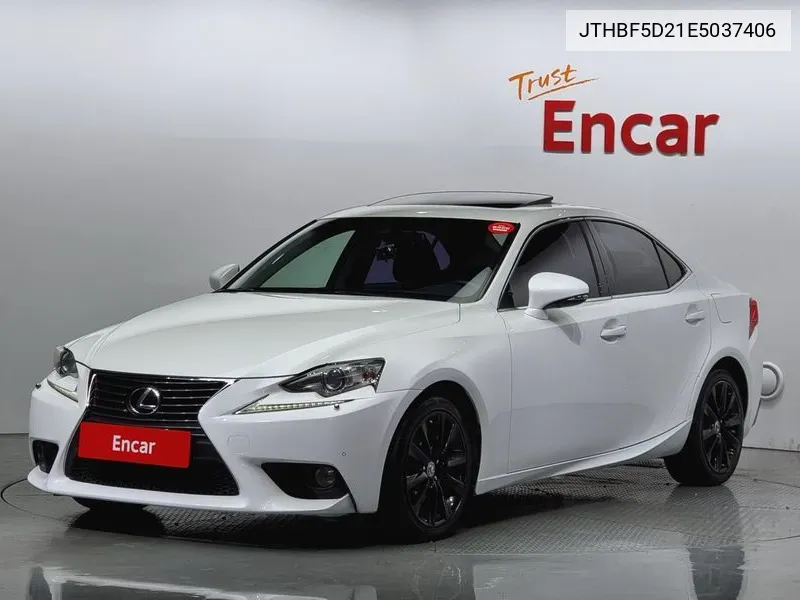 Lexus IS 2014 года выпуска