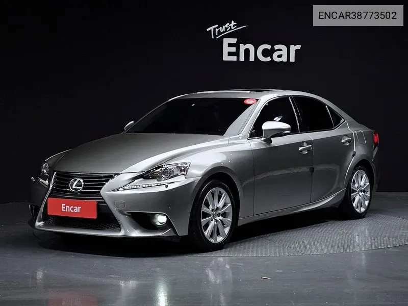 Lexus IS 2015 года выпуска