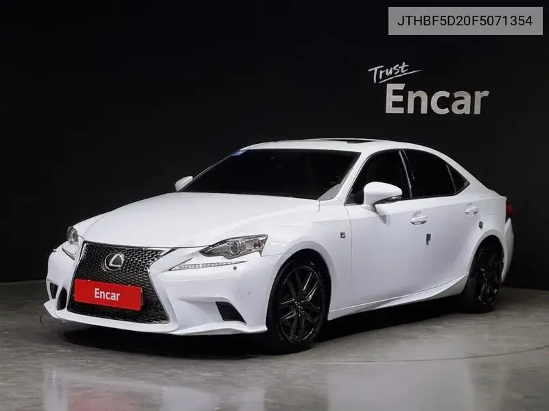 Lexus IS 2015 года выпуска