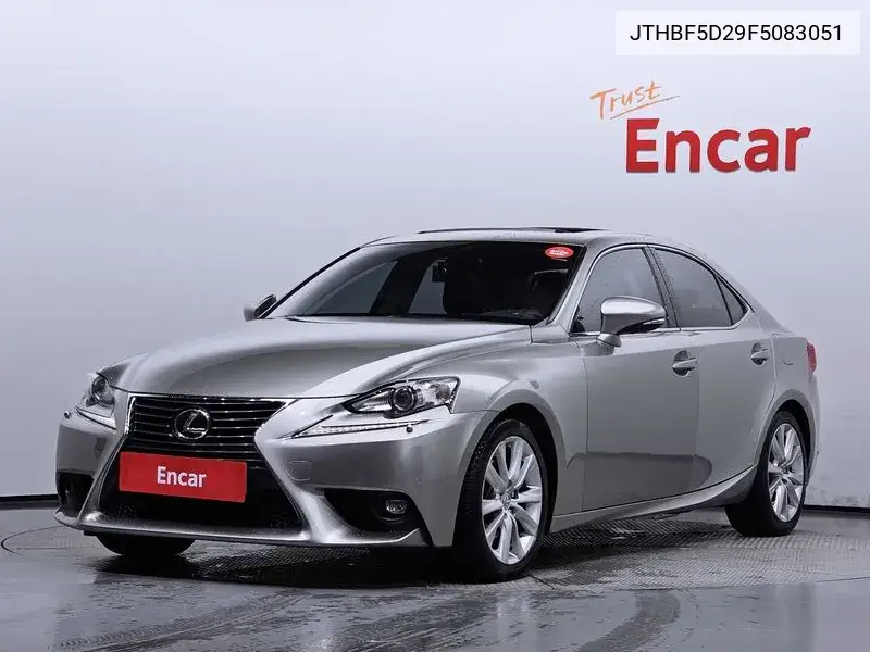 Lexus IS 2015 года выпуска