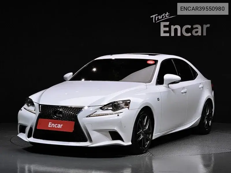 Lexus IS 2016 года выпуска