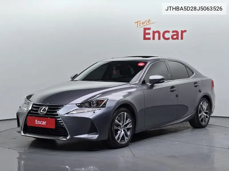 Lexus IS 2017 года выпуска