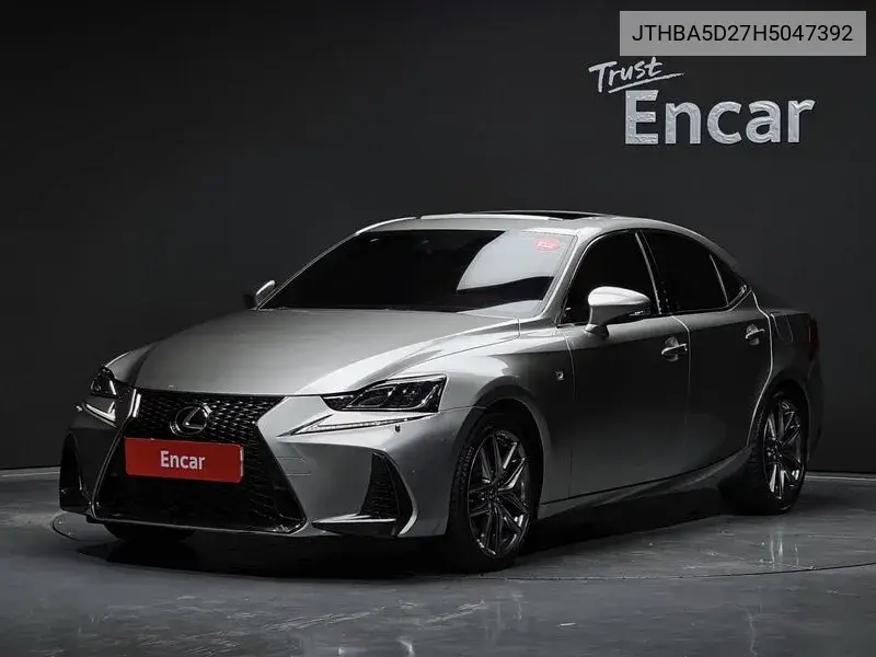 Lexus IS 2017 года выпуска