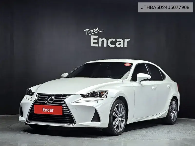 Lexus IS 2018 года выпуска