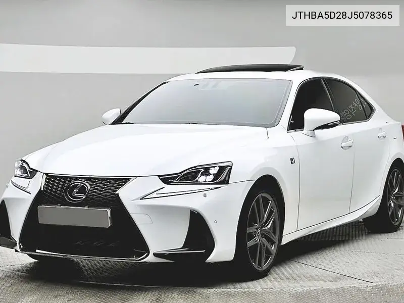Lexus IS 2018 года выпуска