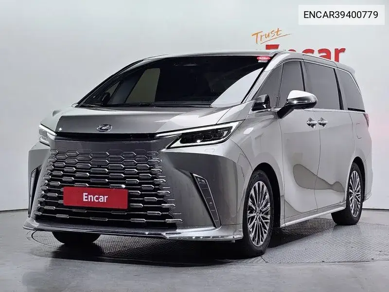 Lexus LM 2024 года выпуска