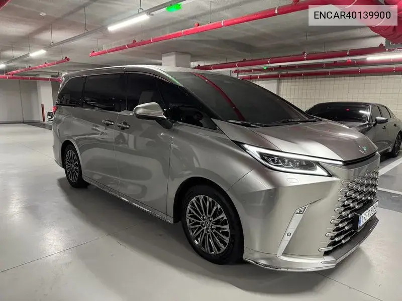 Lexus LM 2024 года выпуска