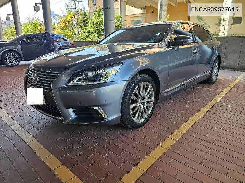 Lexus LS 2015 года выпуска