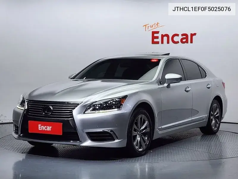 Lexus LS 2015 года выпуска