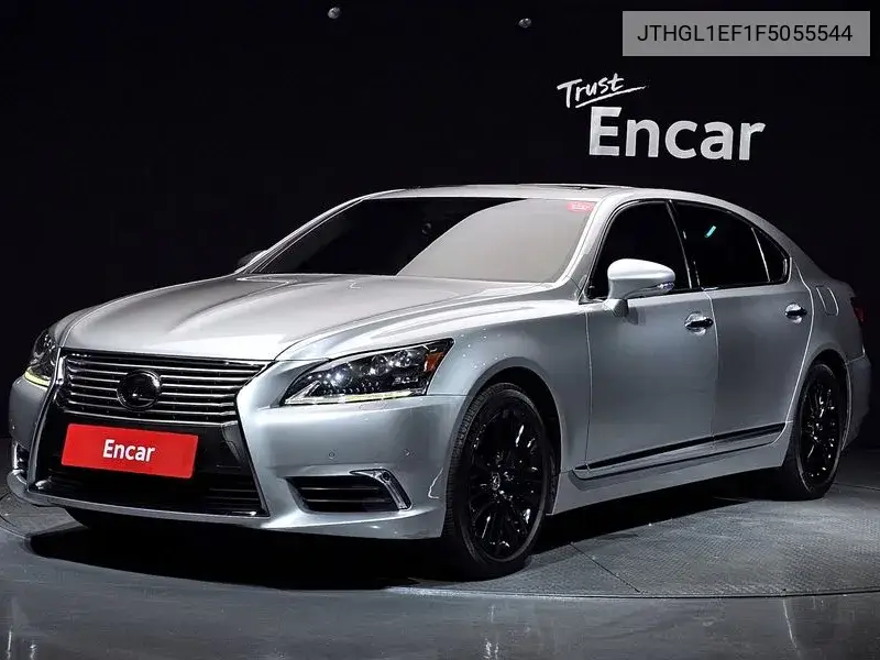 Lexus LS 2015 года выпуска