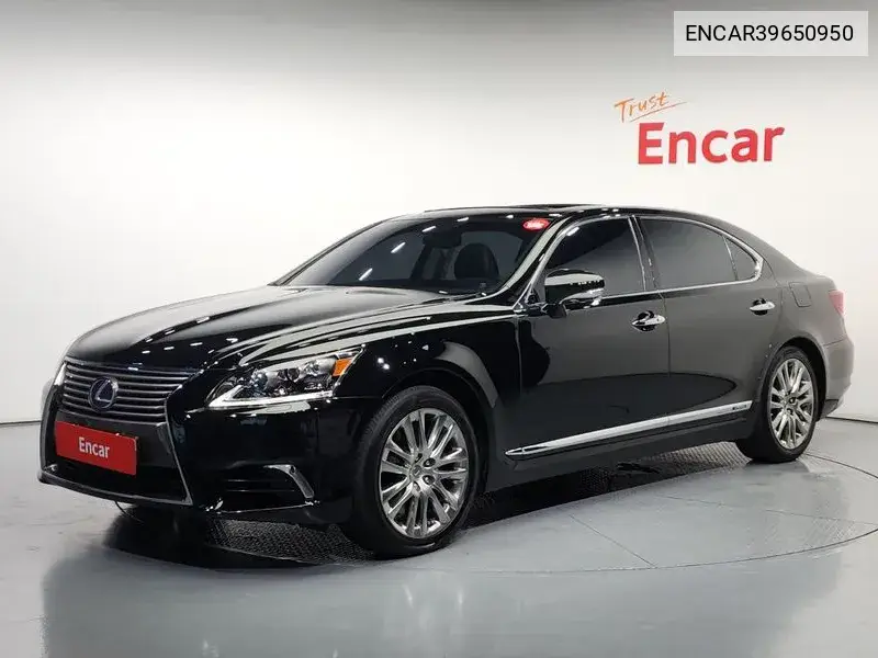 Lexus LS 2016 года выпуска