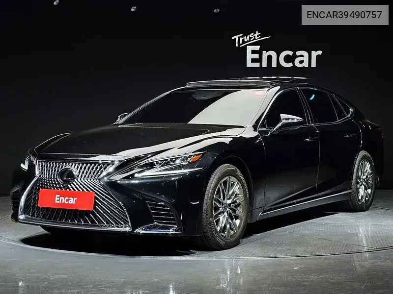 Lexus LS 2018 года выпуска