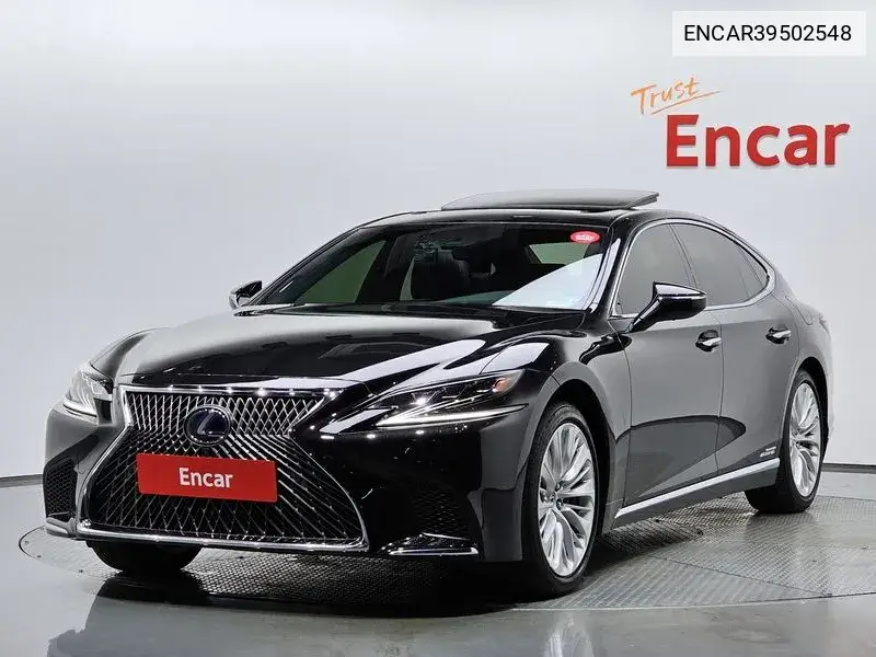 Lexus LS 2018 года выпуска