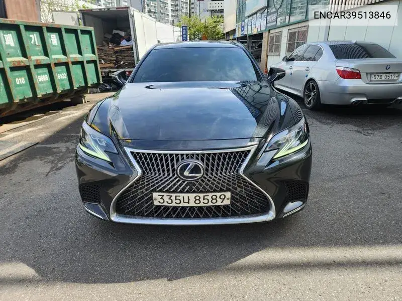 Lexus LS 2018 года выпуска