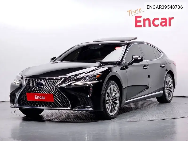 Lexus LS 2018 года выпуска