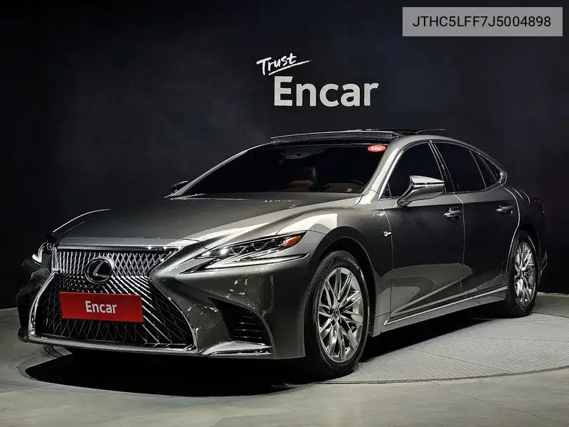 Lexus LS 2018 года выпуска