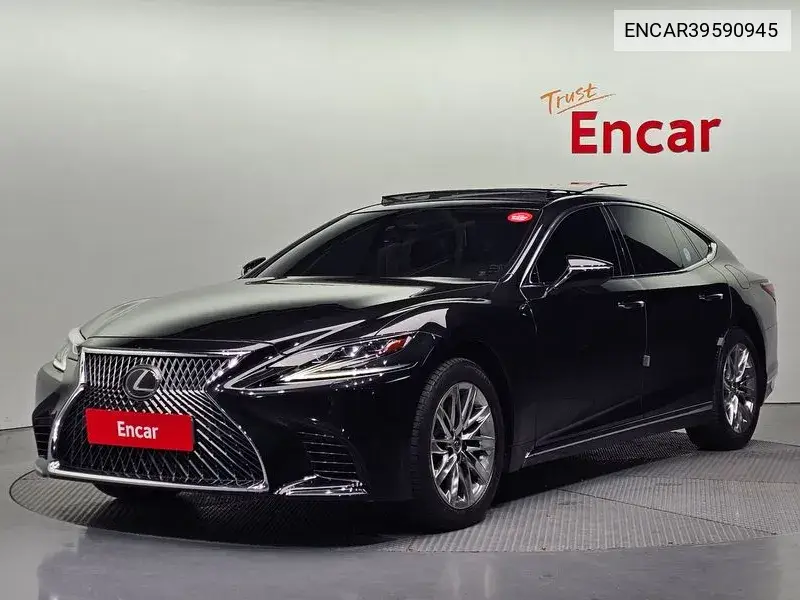 Lexus LS 2018 года выпуска