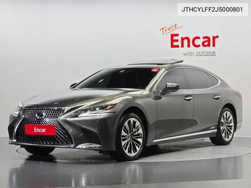 Lexus LS 2018 года выпуска