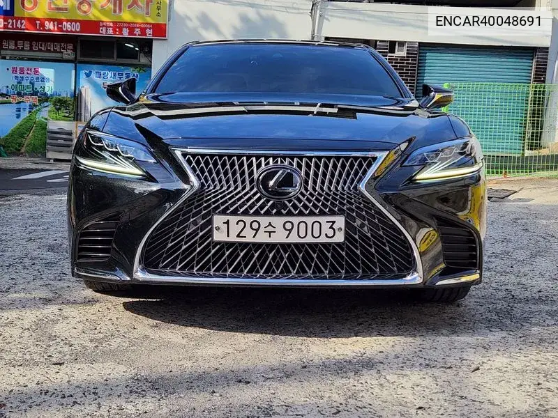 Lexus LS 2018 года выпуска