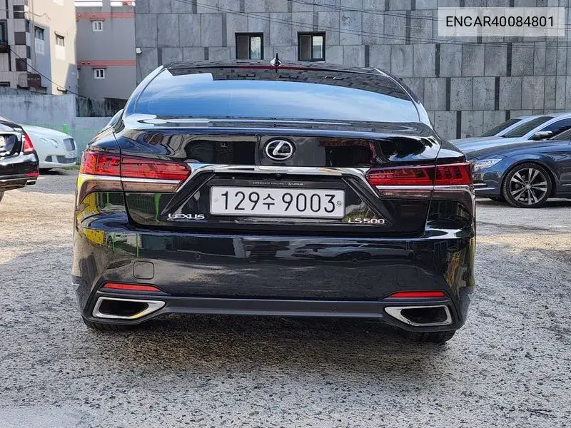 Lexus LS 2018 года выпуска