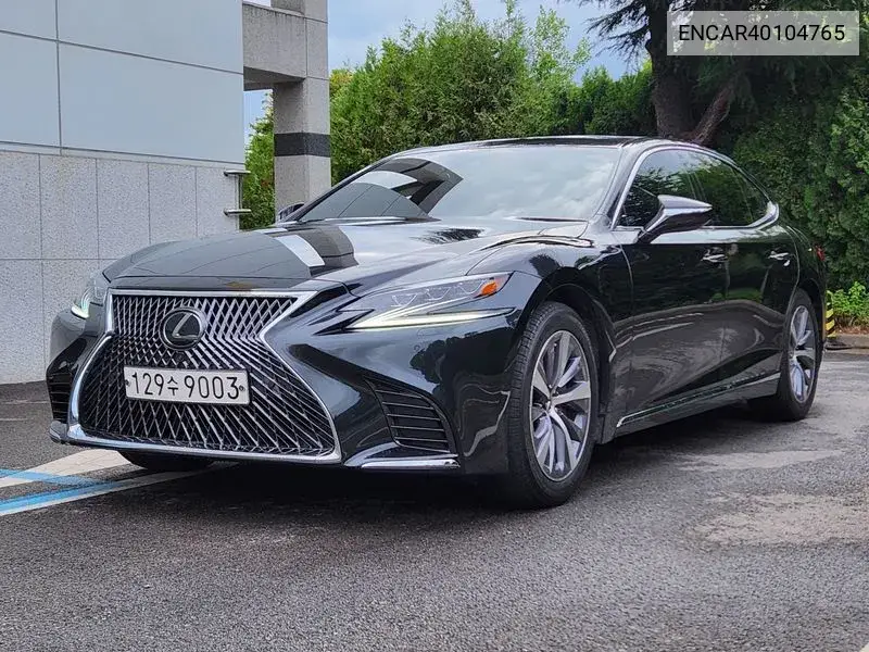 Lexus LS 2018 года выпуска
